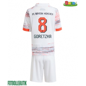 Bayern Munich Leon Goretzka #8 Bortaställ Barn 2025-26 Kortärmad (+ Korta byxor)